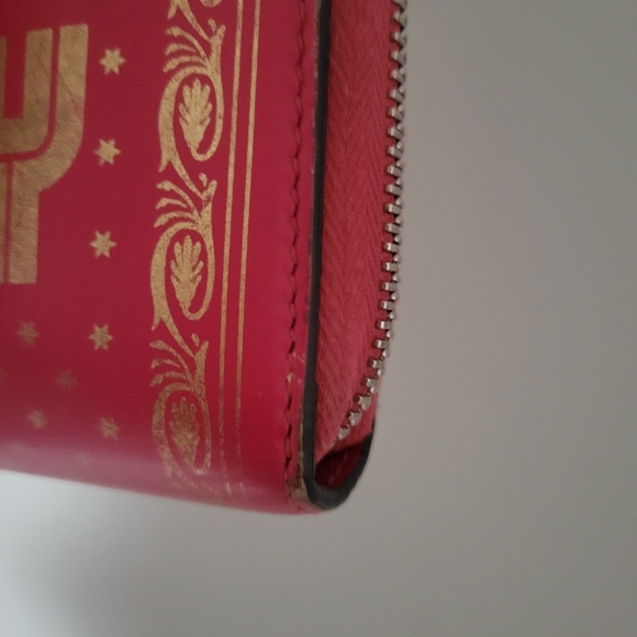 GUCCI- Guccy + Sega collab continental zip around beautiful bright pink wallet. - Picture 12 of 16